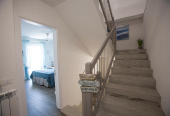 Laura e Christian - Rooms allows 18 year olds to book a room