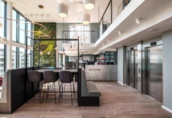 Go Hotel City allows 18 year olds to book a room