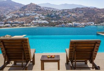 Seabreeze Hotel Ios allows 18 year olds to book a room