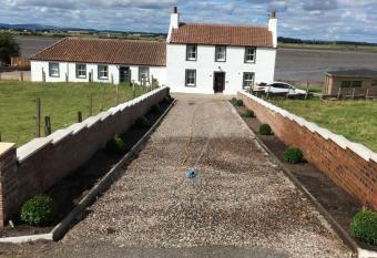 Edenside House allows 18 year olds to book a room