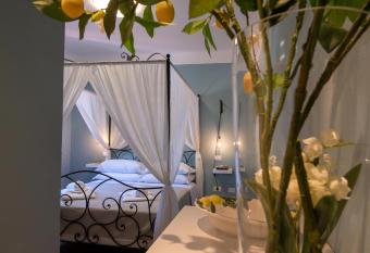 Locanda dei Sette Limoni has Balcony rooms