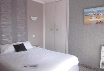 Hotel La Chaumi  re allows 18 year olds to book a room