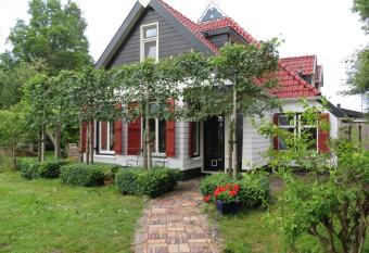 B&B Singelstate has Balcony rooms