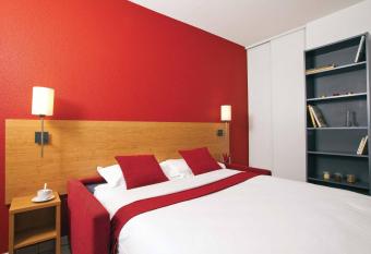 S  jours & Affaires Lyon Park Lane has Balcony rooms