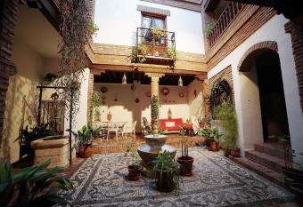 Palacete Magistral Dom  nguez habitaciones has Balcony rooms