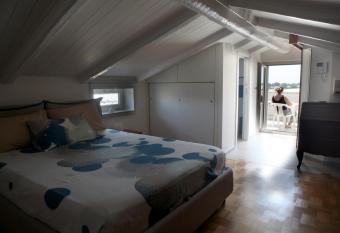 Salerno Amalfi casa indipendente con giardino zona Magazeno Pontecagnano has Balcony rooms