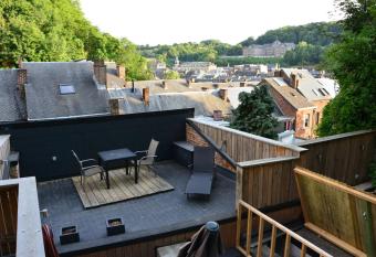 Le Toit de Dinant has Balcony rooms