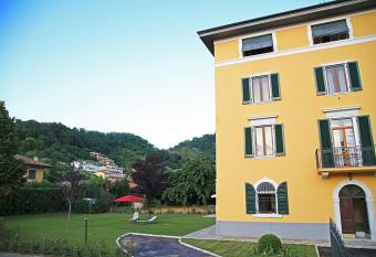 Mikeme allows 18 year olds to book a room