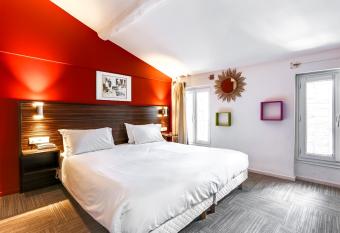 Hotel Le Mistral allows 18 year olds to book a room