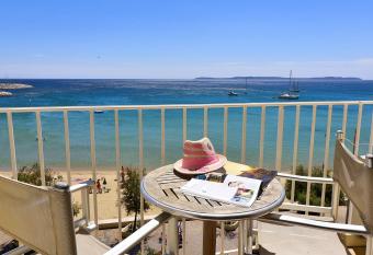 H  tel Beau Rivage has Balcony rooms