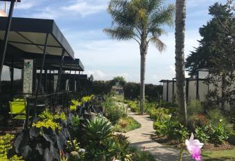 Hotel & Golf Isak Aeropuerto has Balcony rooms