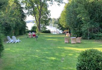 Hotel Seeufer allows 18 year olds to book a room