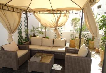 Bel appartement avec belle terrasse has Balcony rooms