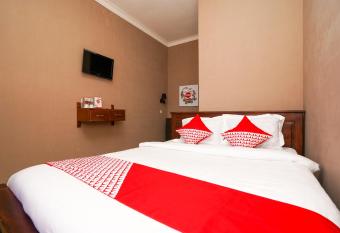 OYO 1087 Homestay Potato House allows 18 year olds to book a room