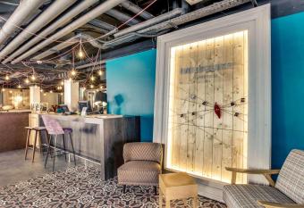 H  tel Mercure Paris Centre Gare Montparnasse has Balcony rooms