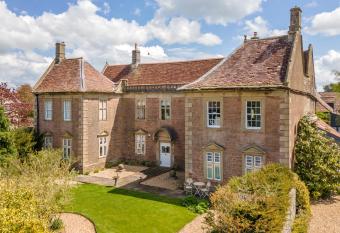 The Old Parsonage allows 18 year olds to book a room
