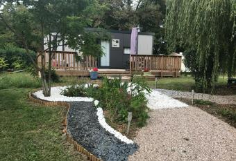 L Or  e Du Bois has Balcony rooms