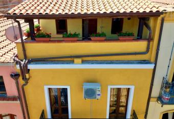 Il Terrazzino Iglesias has Balcony rooms