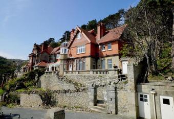 Glain Orme has Balcony rooms