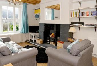 One Bron Derw has Balcony rooms