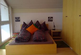 Bed and Breakfast 24 has Balcony rooms