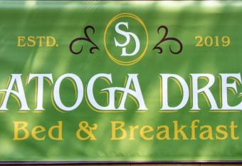 Saratoga Dreams Bed and Breakfast has Balcony rooms