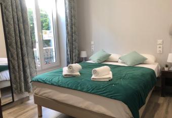 Hotel le Nice Etoile allows 18 year olds to book a room