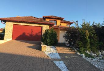 Luxury Basement in the surrounding of Budapest has Balcony rooms