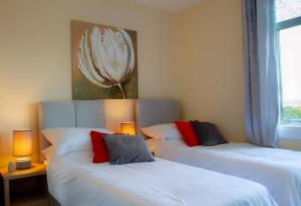 Carvetii - Fox House - 1st floor flat sleeps up to 8 allows 18 year olds to book a room