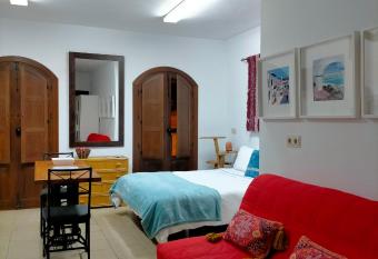 Centro de Arte has Balcony rooms