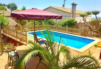 Villa independiente 2 km playa has Balcony rooms