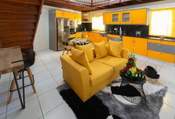 VILLA DALHIA has Balcony rooms