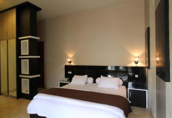 griya desa hotel & pool has Balcony rooms