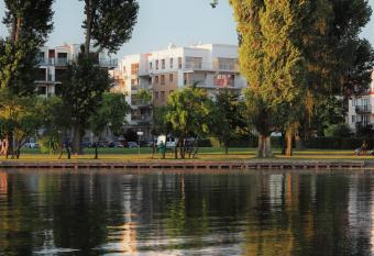 APARTAMENTY NADJEZIORNE z tarasem na dachu has Balcony rooms