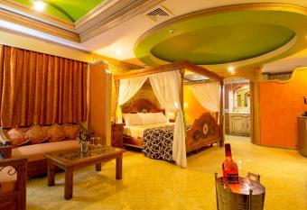 Suites Flamboyanes allows 18 year olds to book a room