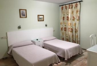 Hostal Rio de Oro has Balcony rooms