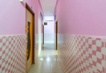 SPOT ON Shree Gajanan allows 18 year olds to book a room