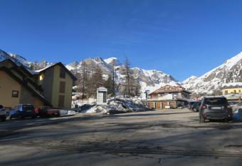 Monoloc. Bosco delle Fate has Balcony rooms