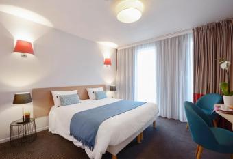 Appart City Confort Lille Grand Palais allows 18 year olds to book a room