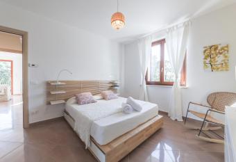 Appartamenti Orchidea e Glicine allows 18 year olds to book a room