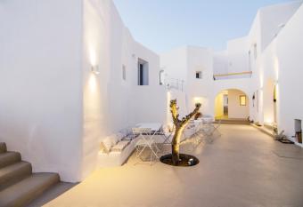 White Loft has Balcony rooms