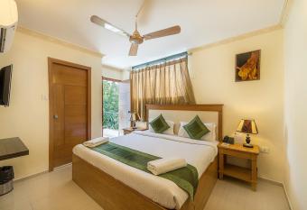 Treebo Trend Woodsvilla Suites Bapu Nagar has Smoking/Balcony rooms