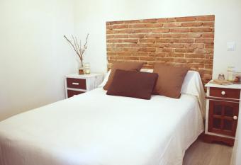 Casa Rural Teresa has Balcony rooms