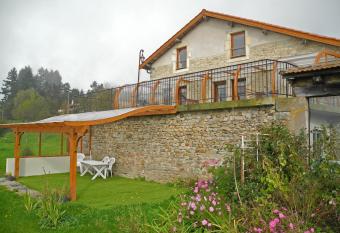 Le Plateau de la Danse has Balcony rooms