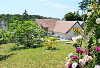 13 Rue du Perr   Maison de vacances has Balcony rooms