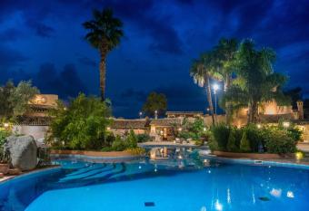 Hotel Porto Pirgos has Balcony rooms