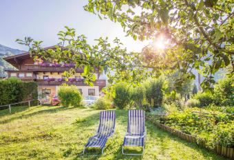 am m  hlbach - einfach sein mit Gemeinschaftsk  che und freien Eintritt in das Solarbad Dorfgastein has Balcony rooms