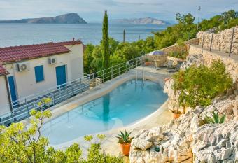 Apartments Miki has Balcony rooms