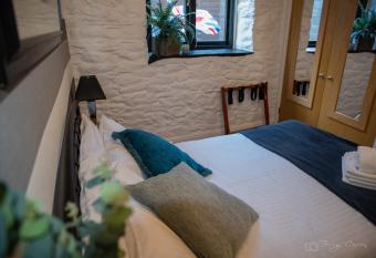 The Pottery by Pureserviced allows 18 year olds to book a room