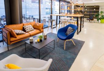 Campanile Marseille Est - Aubagne allows 18 year olds to book a room